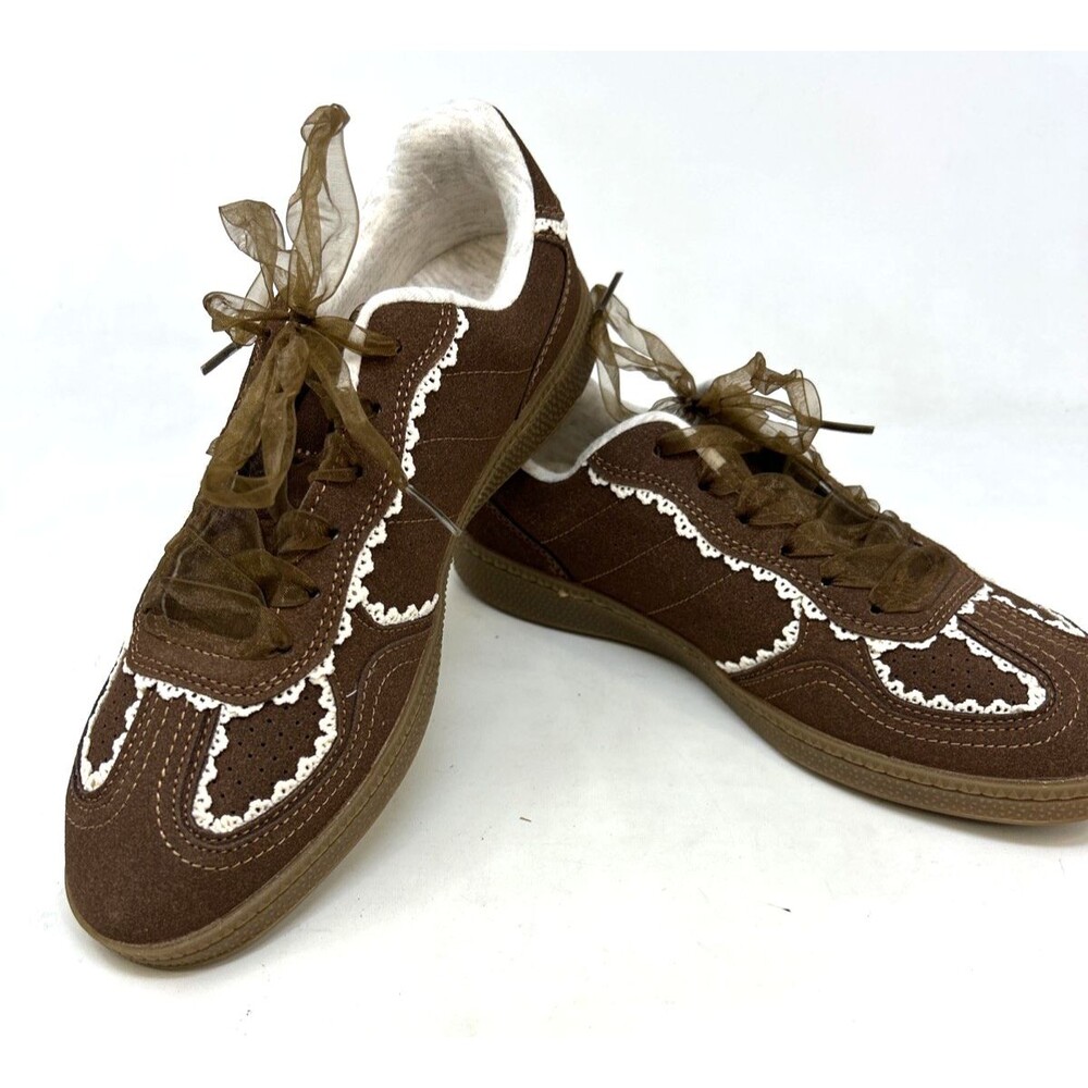 CUSHIONAIRE Belinda Women’s Sneakers Sz 8M Brown w/Lace Detail Romantic!